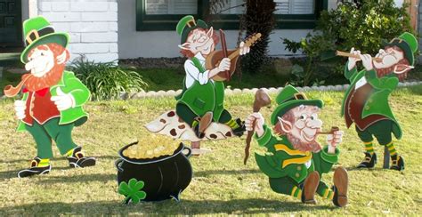 Fun Easter Spring And St Patricks Day Yard Displays And Decorations