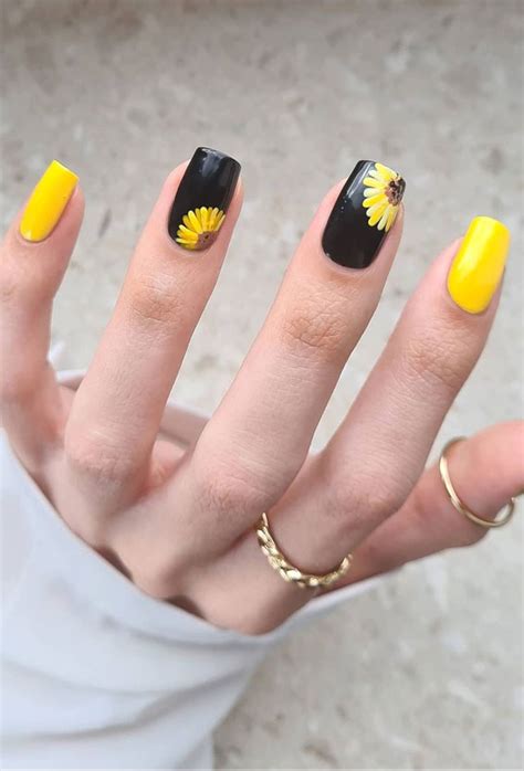 Summer Nail Designs You Ll Probably Want To Wear Yellow Sunflower On