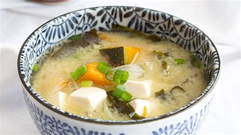 Quick Japanese Miso Soup Recipe Ready In 10 Minutes Youtube