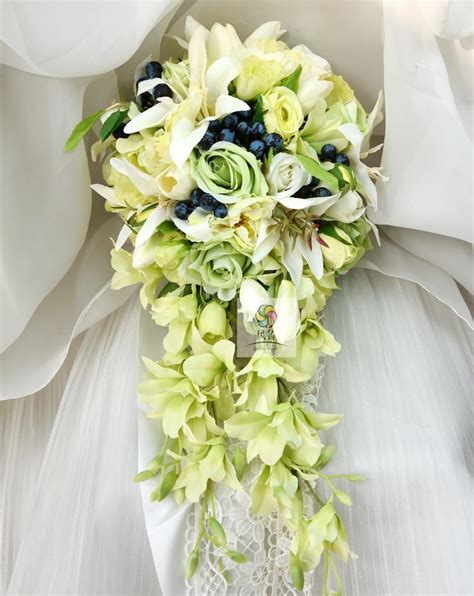 Online flower deliveries that won't miss send fresh flowers throughout malaysia nice floral arrangement in hand bouquet, & fruits basket, artificial and etc wedding new house services. Waterfall Style Handmade Wedding Bridal Bouquet Green ...