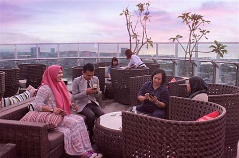 Enjoy Sunset Time On 20th The Society Sky Dining And Bar At Melia