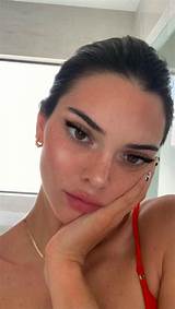 Kendall jenner goes bold and fearless in this picture. Kendall Jenner #makeup #makeuplooks #kendalljenner ...