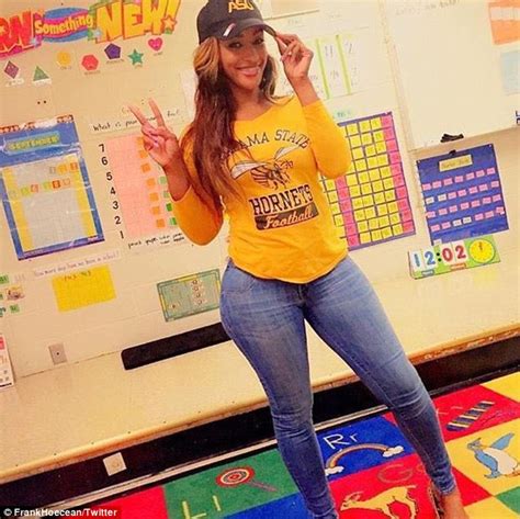 fourth grade teacher from atlanta dubbed the sexiest teacher alive daily mail online
