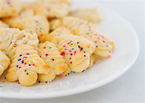 How To Make Spritz Cookies With 5 Delicious Variations Delishably