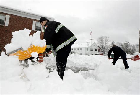Northeast Digs Out After Storm Closes Schools Slows Commute Boston