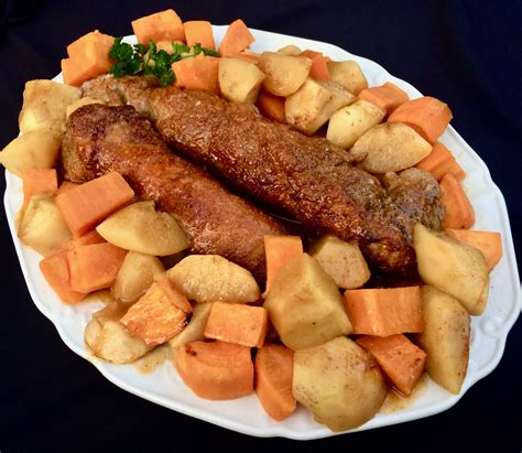 Sep 04, 2018 · inside: Spicy Pork Tenderloin with Apples and Sweet Potatoes ...