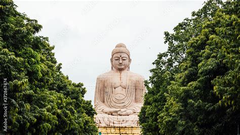 Daibutsu The Great Buddha Statue In Meditation Pose Or Dhyana Mudra