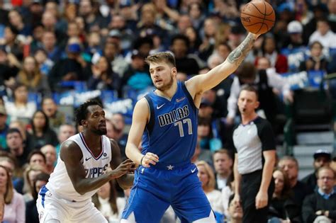 Watch Mavericks Rookie Luka Doncic Rips His Jersey Apart In Frustration At End Of First Half Vs