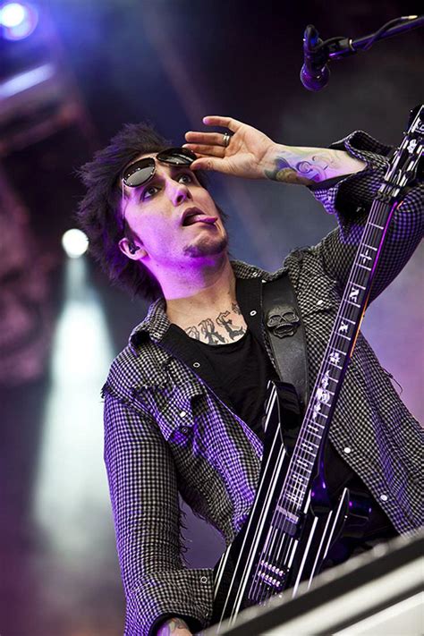Synyster Gates Celebrity Biography Zodiac Sign And Famous Quotes