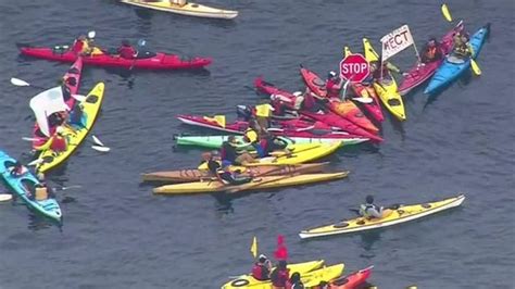 Paddle In Seattle Arctic Oil Drilling Protest Bbc News