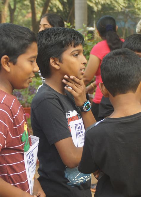 Fotos Gratis Persona Gente Chico Niño Multitud Masculino