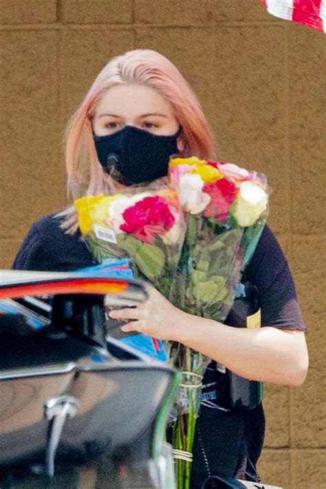 Hours may change under current circumstances ARIEL WINTER Buys a Flowers in Studio City 09/13/2020 ...