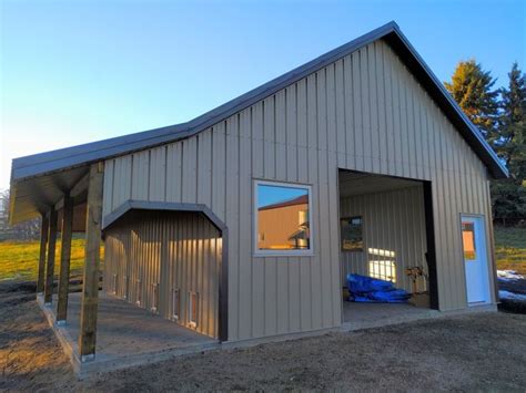 This article describes both roof slope and roof pitch, and the differences between them, as they are not the same. Dog kennel garage with 8/12 pitch roof and 29 guage steel ...