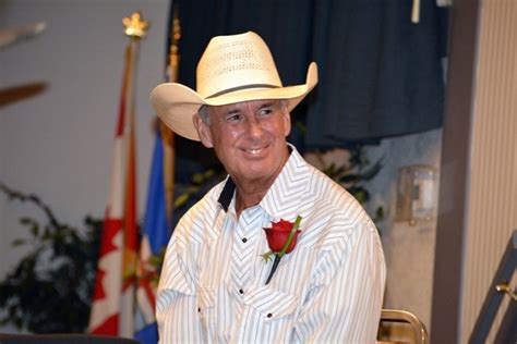 Canadian millennials still watch live. Mr. Hockey Night in Canada wows town - MountainviewToday.ca