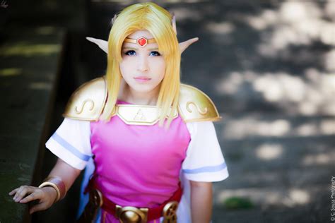 Princess Zelda Cosplay A Link Between Worlds By Layzemichelle On