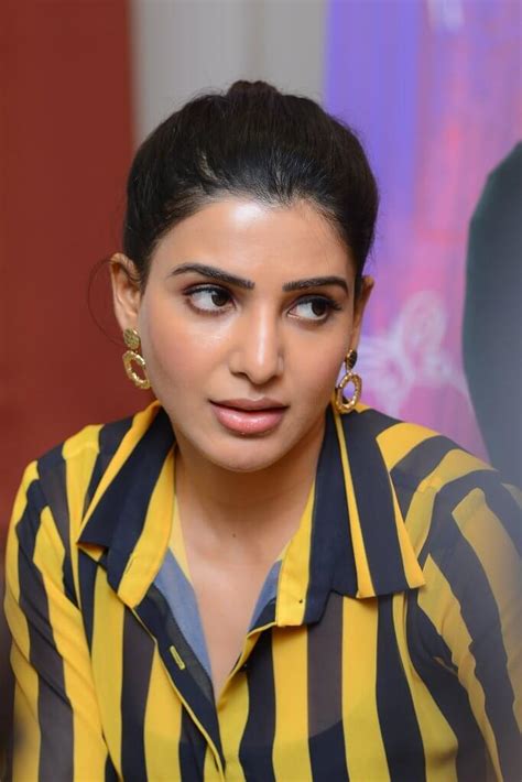 Samantha Akkineni New Hd Stills In Skirt Actress Album