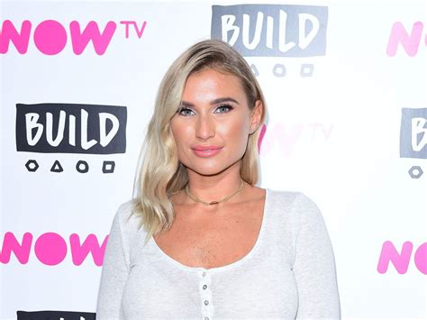 Dancing On Ice Star Billie Faiers Gemma Collins Has Sent Me Messages