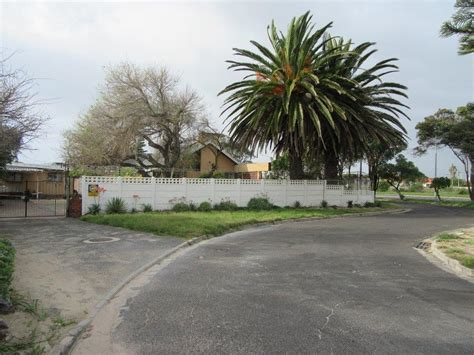 7 Bedroom House For Sale In Milnerton Central Remax™ Of Southern Africa