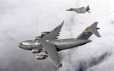 Boeing C 17 Globemaster Iii Tactical Airlift Fighter Jet Picture And