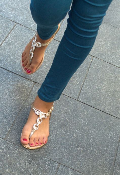 candid turkish girls feet very pretty face turkish lady candid feet erofound