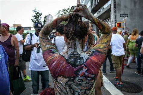 New Yorkers Strip Down For Body Painting Day