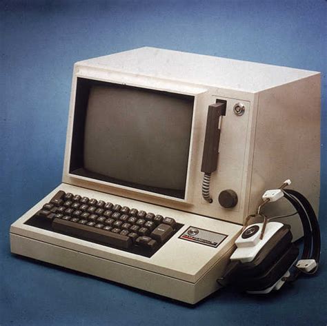 Iconic Images Of Early Computers Business