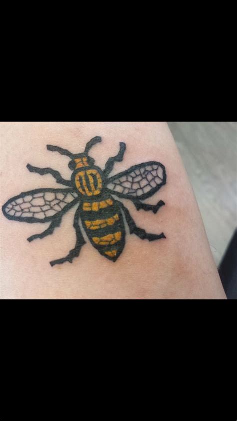 Worker Bee Tattoo Bee Tattoo Meaning Tattoos With Meaning Bowie