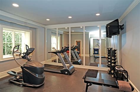 Monta tu propio gimnasio en casa y disfruta y practica ejercicio en la comodidad de tu hogar con nuestros equipos. Aparatos esenciales para un gimnasio en casa