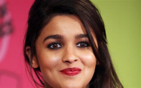 Alia Bhatt Scores 10 Mn Twitter Followers