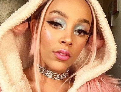 Doja cat has attained very high heights in her career but talking about her physical measurements, she has a height of 5 feet and 5 inches and she. Doja Cat Height, Weight, Age, Boyfriend, Biography, Family ...