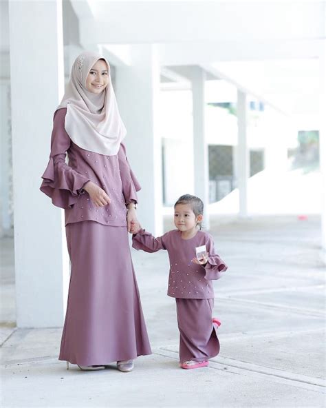 Baju kurung has suddenly risen up the ranks in terms of popularity. 35+ Ide Design Baju Raya Warna Purple - Kelly Lilmer