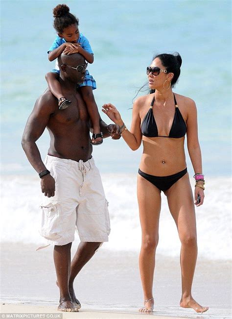 We Ve Been Separated For Some Time Kimora Lee Simmons Confirms Split From Djimon Hounsou