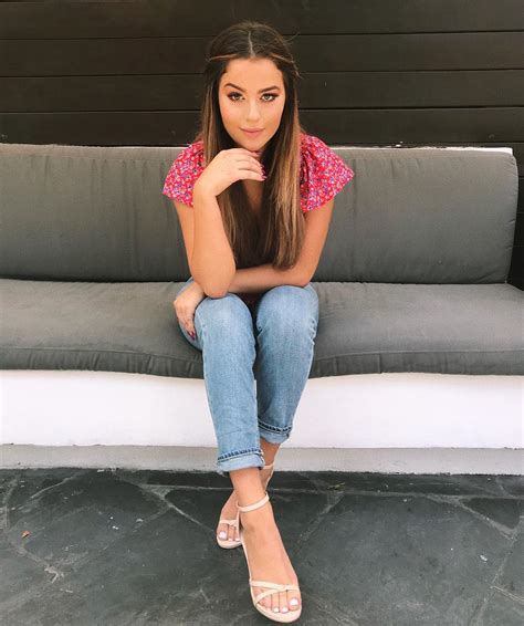 Tessa Brooks Sexy Pictures 17 Pics Sexy Youtubers