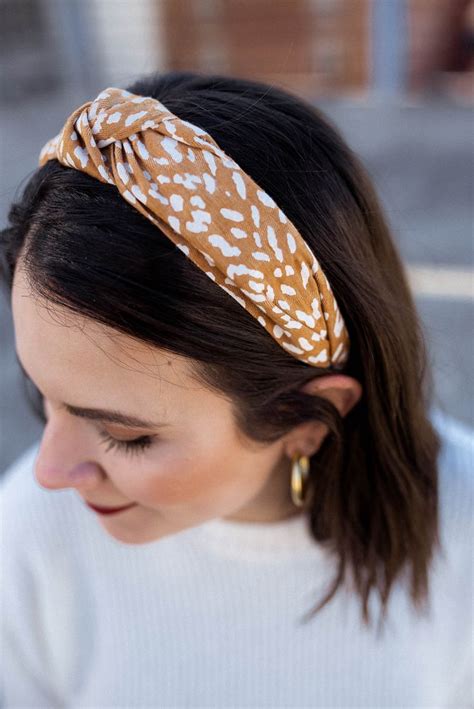 How To Wear Headbands Multiple Ways To Wear This Popular