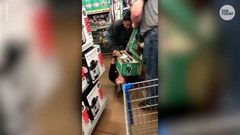 Two Women Fight Over Pots And Pans On Black Friday