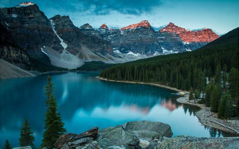 Renowned worldwide for its vast, untouched landscape, its blend of cultures and multifaceted history, canada is one of the world's wealthiest countries and a major tourist destination. canada moraine lake - HD Desktop Wallpapers | 4k HD