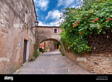 Old Passageway In Medieval Town Of Peratallada Spain Stock Photo Alamy