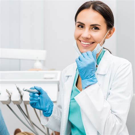 ¿cómo Se Compone El Equipo De Una Clínica Dental Conoce Sus Roles Y