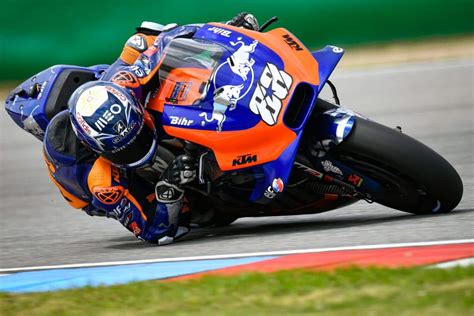 At the 2015 italian motorcycle grand prix, oliveira achieved. MotoGP, Miguel Oliveira Tech3 KTM : « dans trois ans, je ...