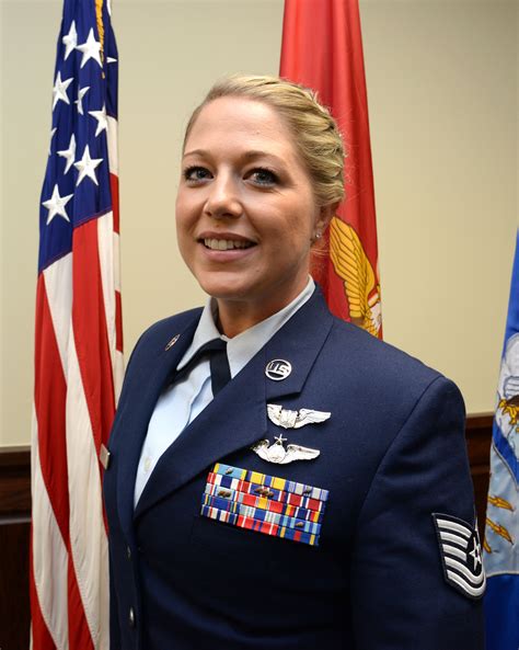 Tech Sgt Courtne The First Female Enlisted Pilot For The Us Air
