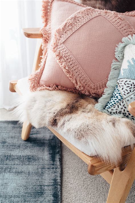 Small scandinavian bedroom uses lots of whites to emphasize natural light. Scandinavian livingroom | Home decor, Home, Blue bedroom