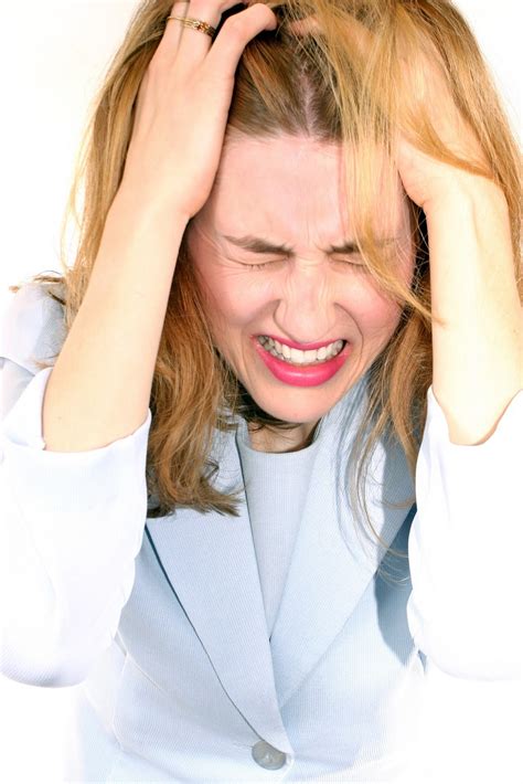 Jika sakit kepala dirasakan dalam waktu yang lama, maka sakit kepala tegang paling sering dialami oleh banyak orang. Petua : Mengatasi masalah sakit kepala Once Blogger is ...