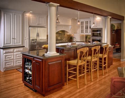 What can you do with a kitchen island with columns? Kitchen Islands with Columns - an Ideabook by Anna Ochoa