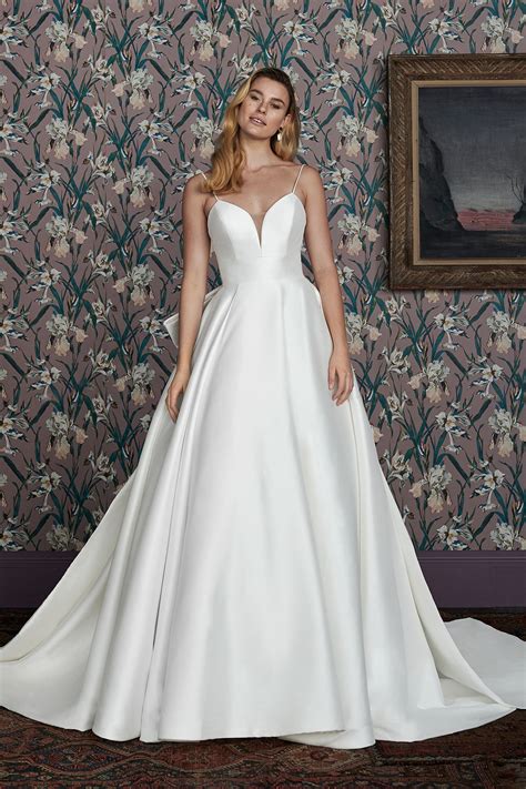99142 wedding dress from justin alexander signature uk