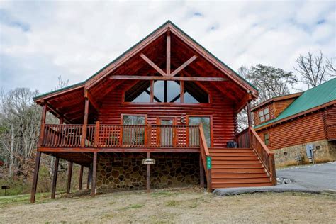 Enjoy an affordable gatlinburg cabin vacation take advantage of cabin specials to save money on your stay in the smokies. ALMOST HEAVEN | Blackberry Ridge 1 Bedroom Log Cabin Rental