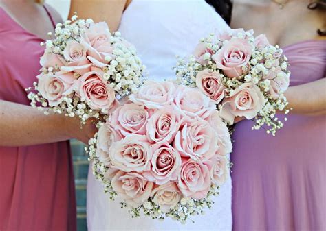 Cos a beautifully presented baby's breath bouquet not just 'take her breath away.' but also as a. Traditional Rose Bridal Bouquet with Baby's Breath | Rose ...