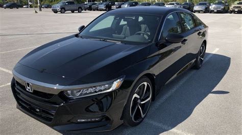 The 2020 accord sport is for those willing to spend a little extra for curb appeal. 8 Picture Honda Accord 2020 in 2020 | Honda accord sport ...