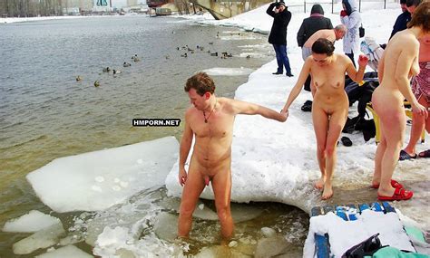 Crazy Russians Swim In Cold Water During The Winter Days