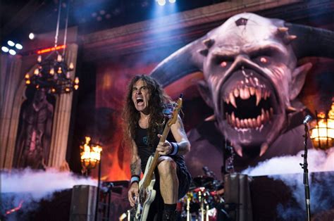 Iron maiden was formed on christmas day in 1975 by steve harris, who recruited guitarists dave sullivan and terry rance, drummer ron rebel matthews, and vocalist paul mario day. Iron Maiden envía un mensaje a todos sus fans tras los ...