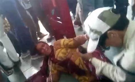 Muslim Women Beaten Over Beef Rumour Spectators Film Attack Cops Watch